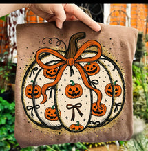 Load image into Gallery viewer, Jack-o’-lantern pumpkin Adult
