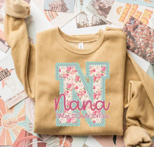 Load image into Gallery viewer, * CUSTOM ** Sweet Vintage Name w/ names under inital Adult Shirt
