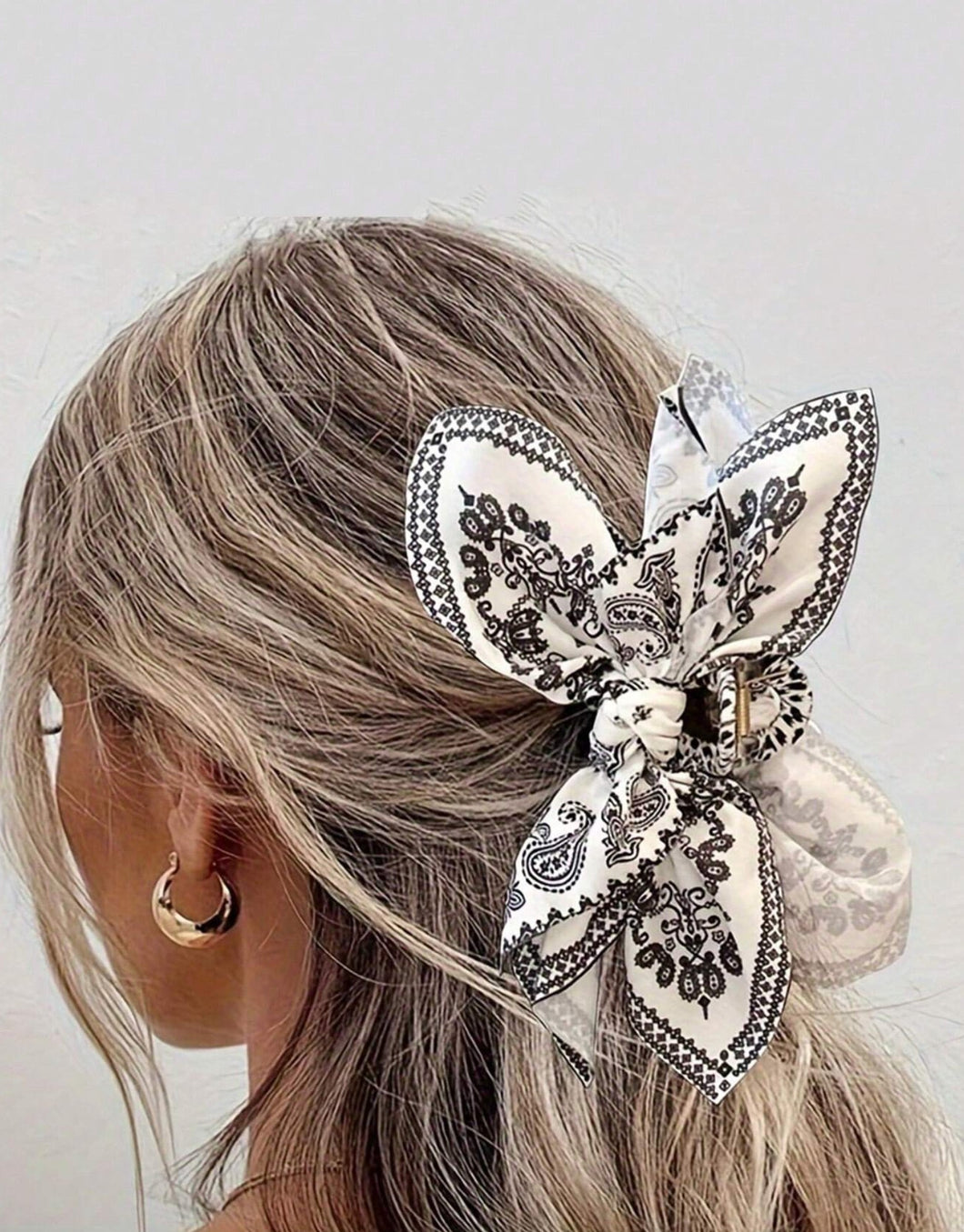 Black and White Bow Clip